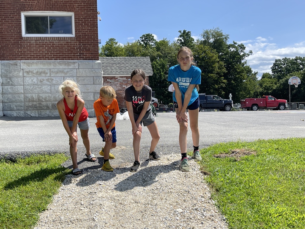 4 Children Ready to Run